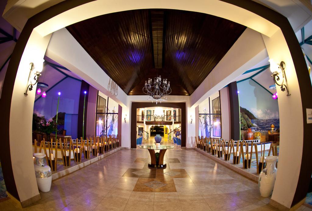 Hotel Palma Real Sambo Creek Екстер'єр фото
